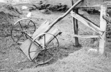Two-wheeled wagon