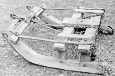 Two-piece sleigh: front part