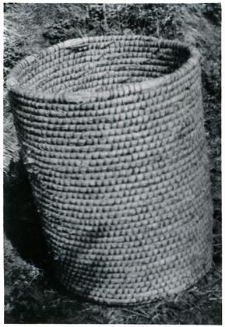 A straw container