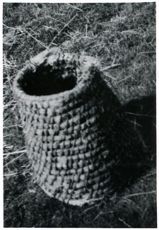 A straw container