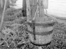 A stave bucket