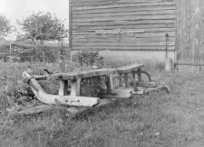 Two-piece sleigh