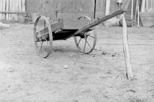 Two-wheeled handcart