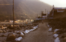 Brzeg Gangesu w Riszikesz (Dokument ikonograficzny)