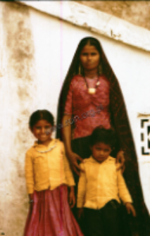 Portrait of a woman with children (Iconographic document)
