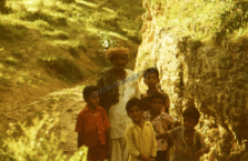 Portrait of a man with children (Iconographic document)