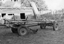 Hayrack with heavers for grain transportation