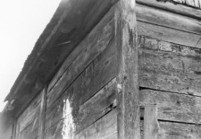 Post-and-plank barn