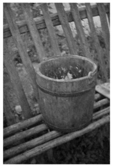 A stave bucket