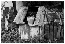 A well with a crankshaft