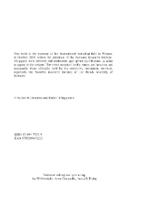 Multicriteria ordering and ranking: partial orders, ambiguities and applied issues * Estimation of the preference relation on the basis of medians from pairwise comparisons