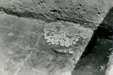 Deep trench outside the collegiate church (from the south), hearth no 2