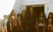 Portrait of women and children, kachchi rabari (Iconographic document)
