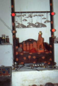 Domestic Hindu shrine (Iconographic document)