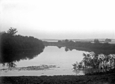 Czudwy, powiat Kostopol (Wołyń) ; rzeka Horyń o zachodzie słońca