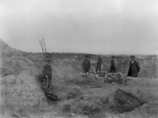 Końskie : cmentarzysko wczesnohistoryczne w głębi gr&oacute;b XXXII